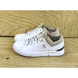 On The Roger Advantage Womens 7 White Tan Cloud Tec Sneakers